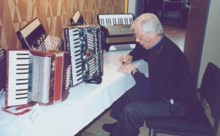 akkt_97_4.jpg (41367 Byte)